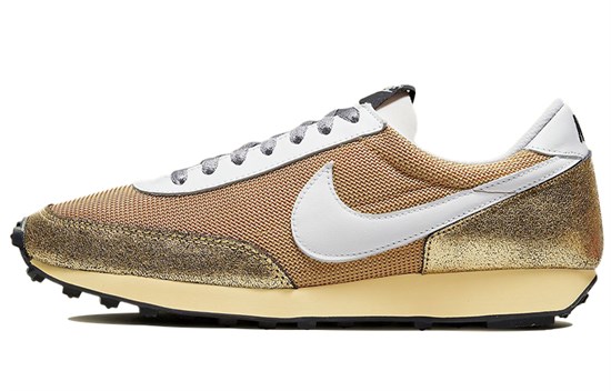 Nike Daybreak Golden Gals Women's DO5883-700 - фото 528980