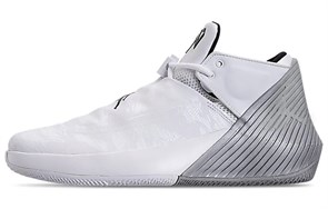 JORDAN Why Not Zer0.1 Low Tb 'Metallic Silver' AQ9682-100